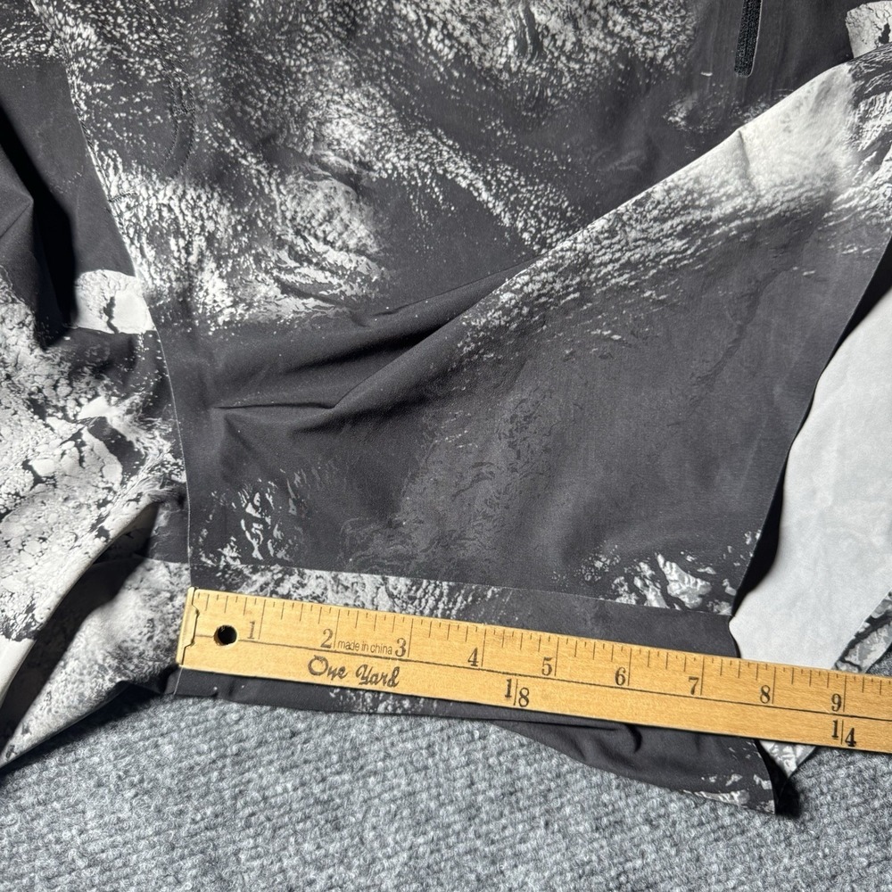 Lululemon Board Shorts 40‎ Gray Black Camo Dye Performance Beach Drawstring 7" - Picture 9 of 10